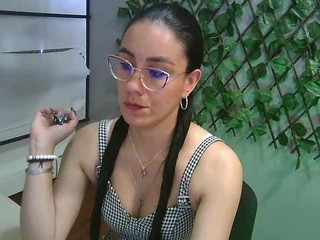 mila-ishi nude on Live Cam Girls Room