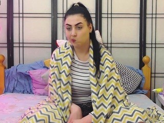 Serenna nude on Live Cam Girls Room