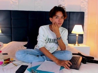 sweety-stefan nude on Live Cam Girls Room