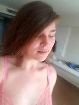 zorii_love naked stripping on cam for live sex video chat