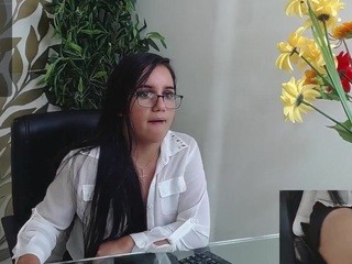 Bella-McMichaels nude on Live Cam Girls Room