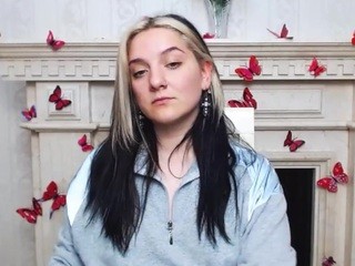distinguishedBb nude on Live Cam Girls Room