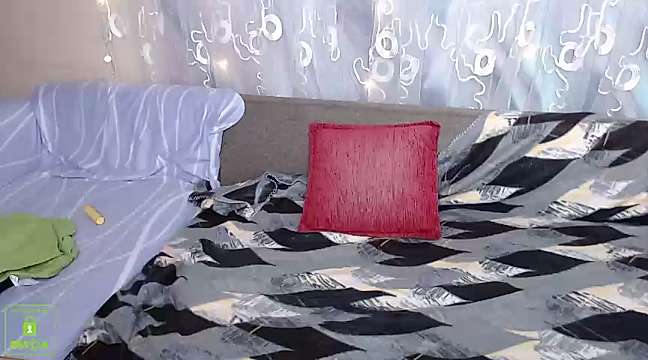 Elizabeth_like naked stripping on cam for live sex video chat