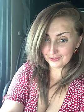 FoxBeth naked stripping on cam for live sex video chat