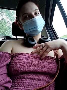 GiuliaBeatrixx naked stripping on cam for live sex video chat