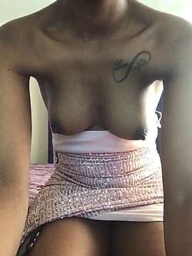 holisticqueen naked stripping on cam for live sex video chat
