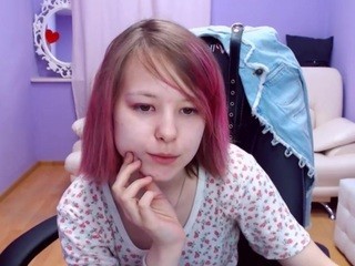 LittleBirdie nude on Live Cam Girls Room
