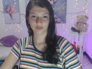 lunita-queens nude on Live Cam Girls Room