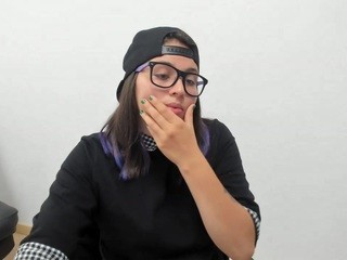 sunshinegold nude on Live Cam Girls Room