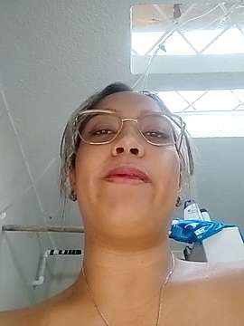 zoe_pe naked stripping on cam for live sex video chat