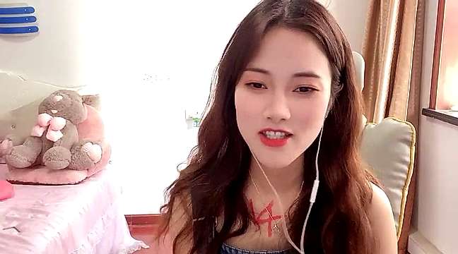 Brenda-Betty naked stripping on cam for live sex video chat