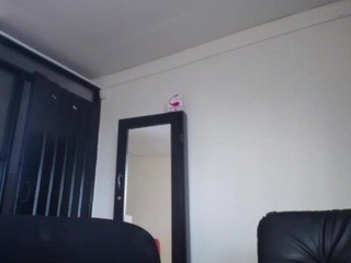 EmilySoto nude on Live Cam Girls Room