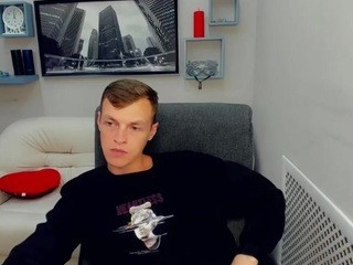 invincible-alex nude on Live Cam Girls Room