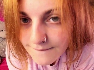 juliet-schoolgirl nude on Live Cam Girls Room