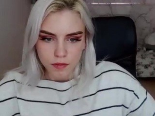 KristinaGarcia nude on Live Cam Girls Room