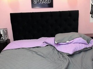 Laila-madissonn nude on Live Cam Girls Room