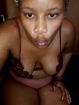 sassy_zee naked stripping on cam for live sex video chat