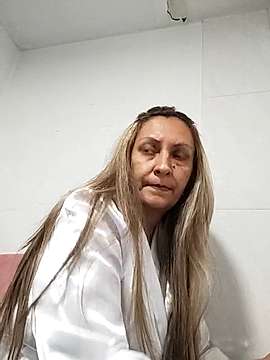 Scarledtt naked stripping on cam for live sex video chat