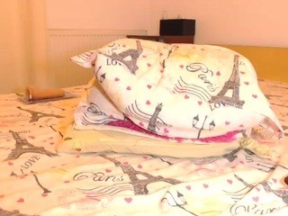 yaren-karim nude on Live Cam Girls Room