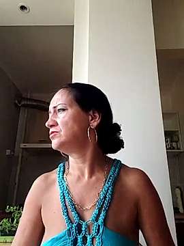 anayyss naked stripping on cam for live sex video chat
