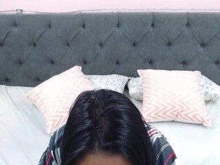 Anniaa-Lopez nude on Live Cam Girls Room