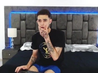 ARTHURBOY-GOLD nude on Live Cam Girls Room