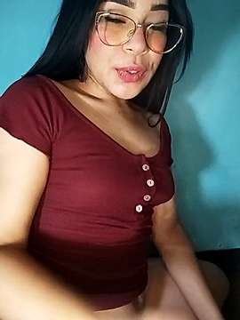 cat_sweet naked stripping on cam for live sex video chat