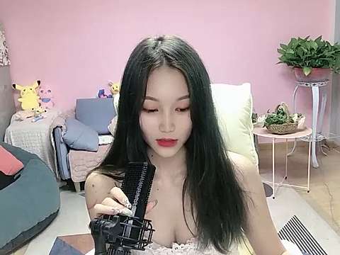 DarnaKiki naked stripping on cam for live sex video chat