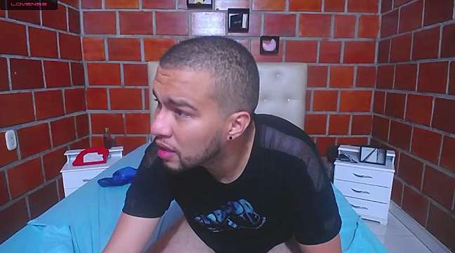 Elektra_Snoop- naked stripping on cam for live sex video chat