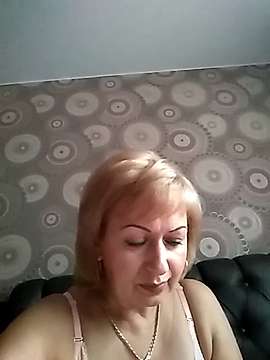 JudyOSweet naked stripping on cam for live sex video chat