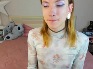 Kira-Howard nude on Live Cam Girls Room