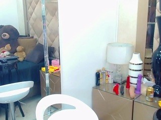 luna-do1l nude on Live Cam Girls Room