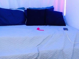 NathaliaMartinez nude on Live Cam Girls Room