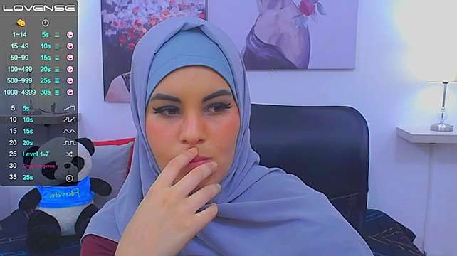 sarahtoumi_ naked stripping on cam for live sex video chat