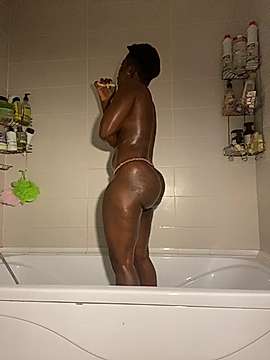 Sweetbootty naked stripping on cam for live sex video chat