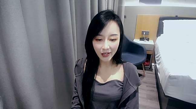 Wahahababy naked stripping on cam for live sex video chat