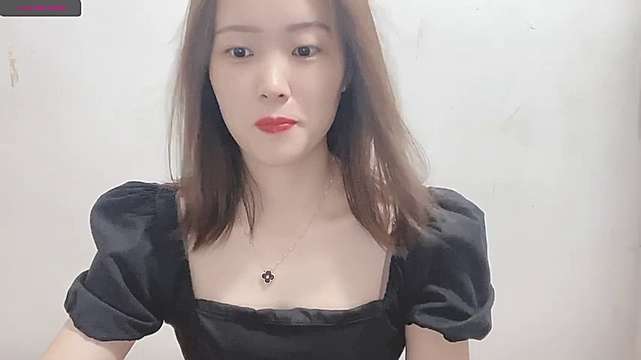 YY-001 naked stripping on cam for live sex video chat