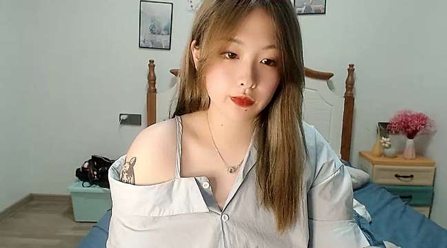 AK-LiLi naked stripping on cam for live sex video chat