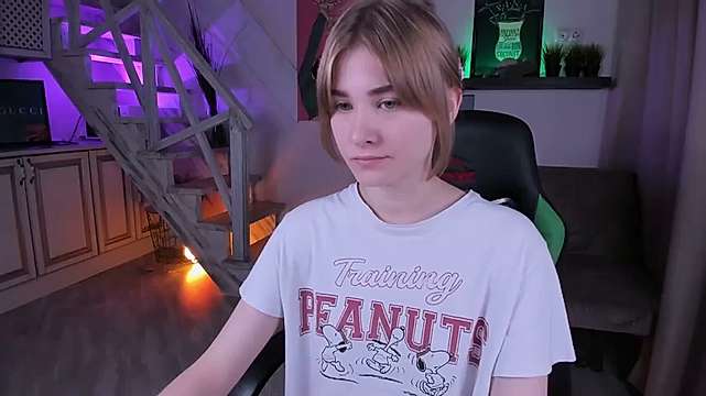 AlexisMaysX naked stripping on cam for live sex video chat