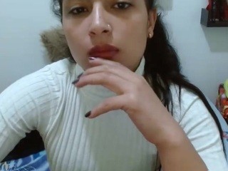 emmily-jhouns nude on Live Cam Girls Room