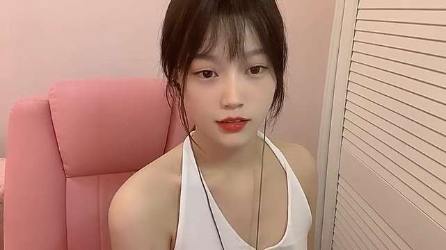 Insgir naked stripping on cam for live sex video chat