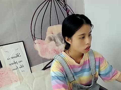 QX_Ruirui naked stripping on cam for live sex video chat