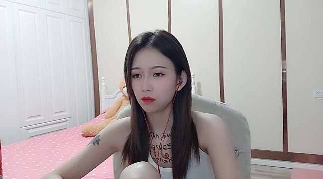Rihannayaii naked stripping on cam for live sex video chat