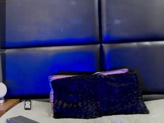 Roxy-Roberth nude on Live Cam Girls Room