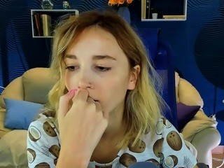 SaraGalbraith nude on Live Cam Girls Room