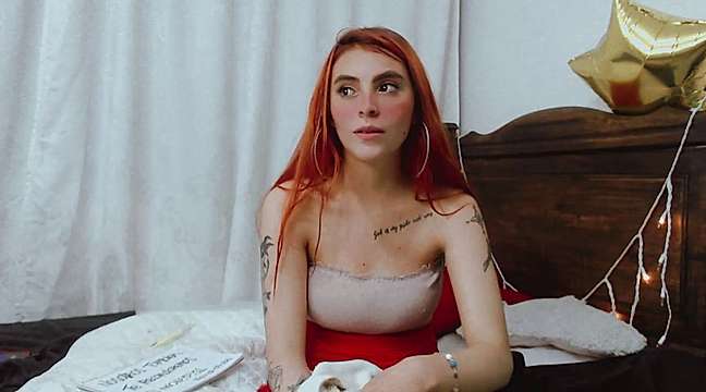 Wenn_Chris naked stripping on cam for live sex video chat