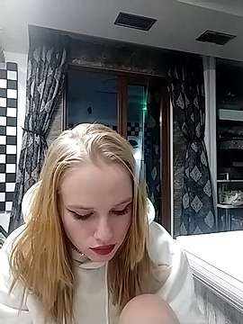 AmyRaySun naked stripping on cam for live sex video chat