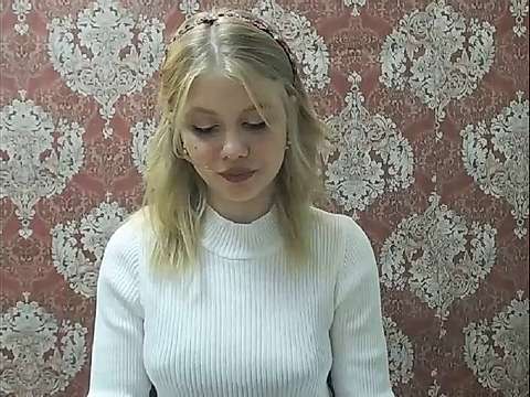 Anastelisa naked stripping on cam for live sex video chat