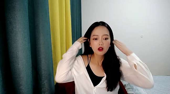 Anna-Cola naked stripping on cam for live sex video chat