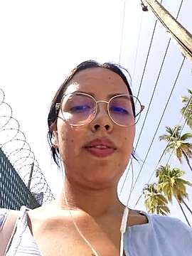 Blue_luna naked stripping on cam for live sex video chat